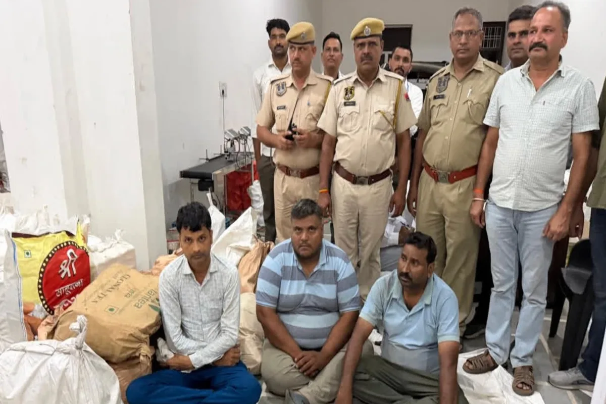 जयपुर में नकली घी पैकिंग का नेटवर्क पकड़ा: सरस समेत कई ब्रांड के 61,600 कार्टन और इतने ही पाउच बरामद, 3 गिरफ्तार